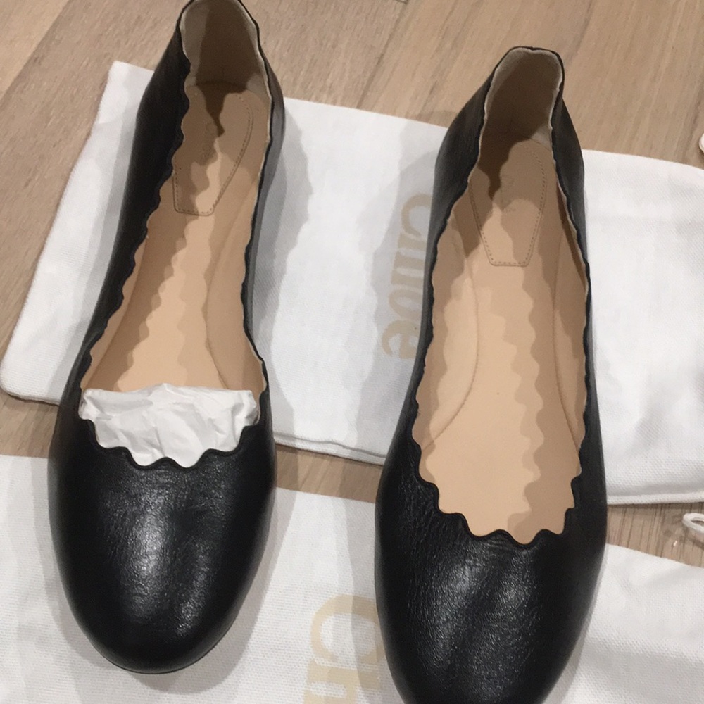 Chloe black scalloped leather flats